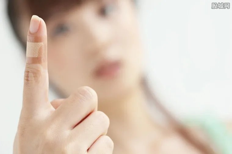 女孩因创可贴使用不当致导致截肢 创可贴正确使用方法
