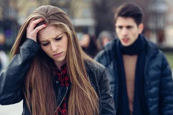 结婚后老公说要把彩礼还给他爸妈怎么办？