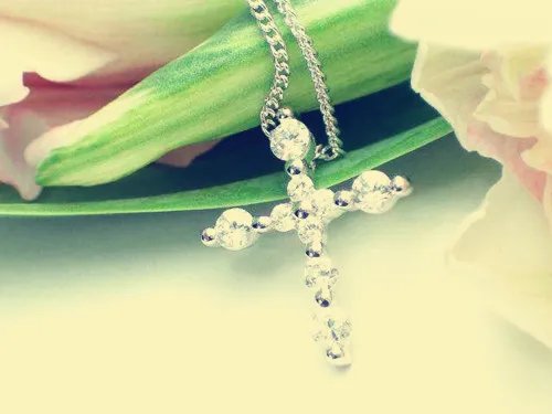 十字架项链的含义 不同时期十字架项链的含义