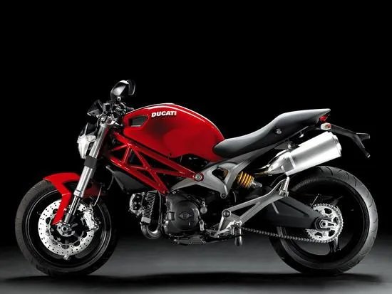 小爸爸里马伊俐骑的摩托车是什么摩托车?