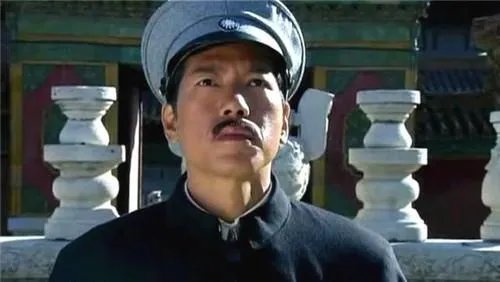 孙殿英为什么盗墓？他的后人现在如何？