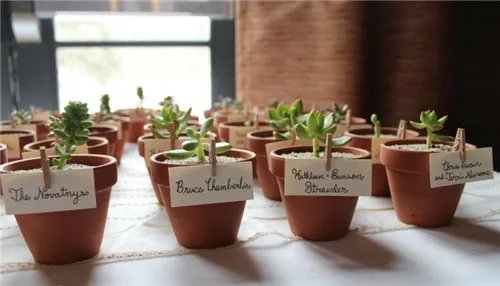 婚宴礼品回什么好 盘点那些实惠体面的结婚回礼