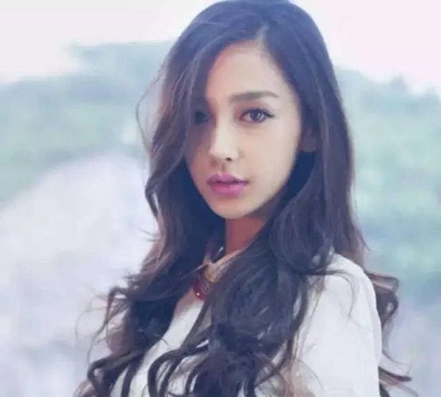 丁俊晖网吧玩游戏上热搜，娱乐圈有哪些喜欢“泡网吧”的艺人？