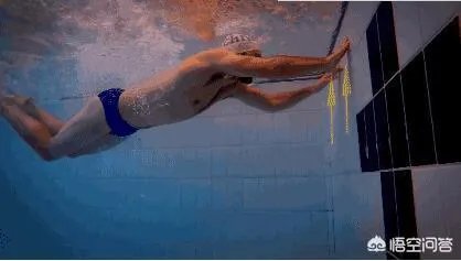 游泳掉头技巧图解？