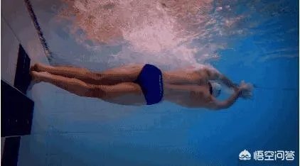 游泳掉头技巧图解？