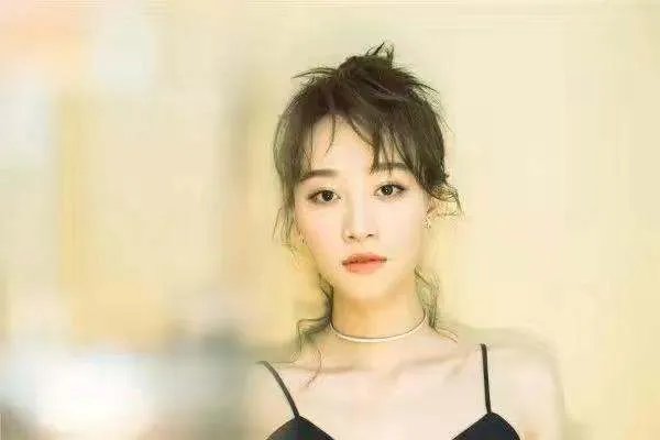 蓝盈莹是一个很努力的人，她是怎么做到这么能量满满的？