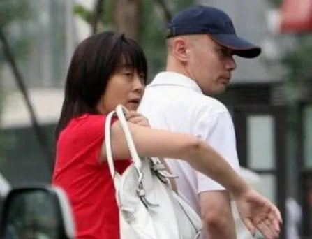 葛优妻子照片曝光，被质疑长得丑，他的妻子是谁呢？