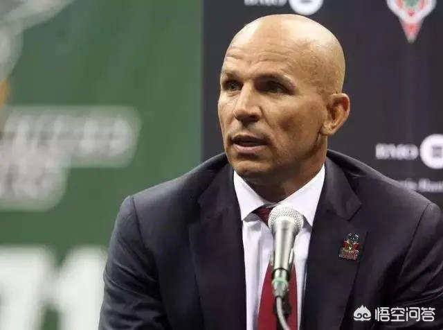 卢克沃顿正式下课了，那么谁会成为紫金军团的主帅？不会又是泰伦卢吧？