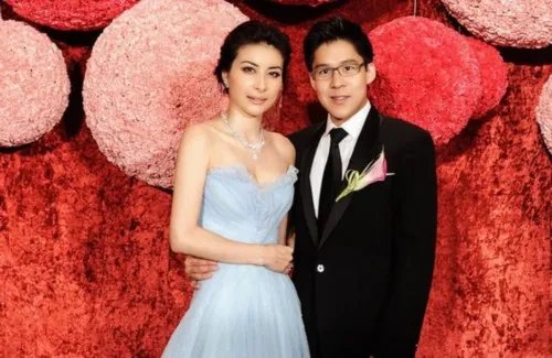 郭晶晶救夫是怎么回事？ 霍启刚险丧命揭秘千亿媳妇上位路