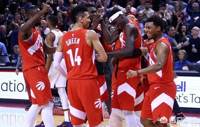 西亚卡姆这个赛季表现怎么样?