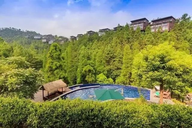 【莫干山民宿游学】探秘裸心堡等8大网红民宿的经营之道，学习7位行业大咖的民宿“真经”