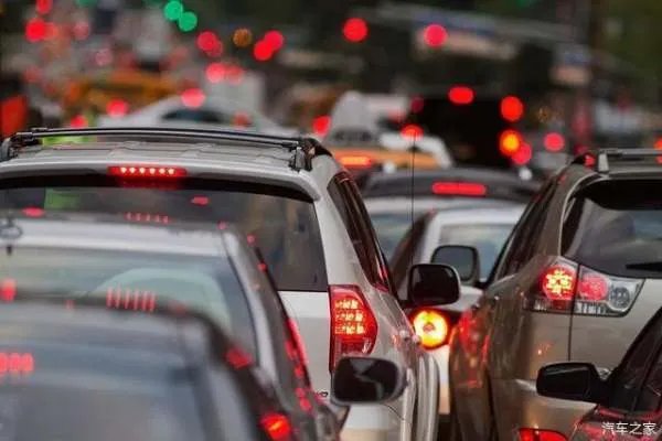 3月汽车销量再次暴跌40%！老百姓为啥不愿意买车了？