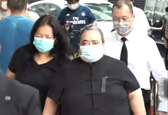 赌王原配长子女儿参加葬礼吗?