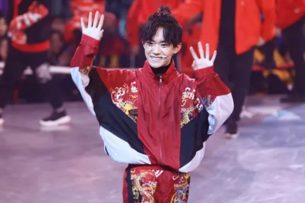 易烊千玺参加《这就是街舞2》为什么开始被黑？