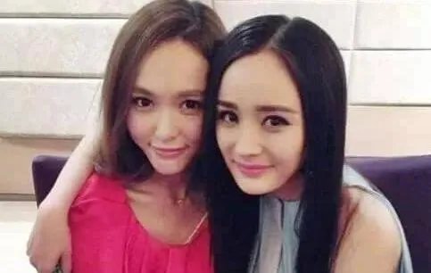 唐嫣生日杨幂零点准时送上生日祝福，你相信她们不和的传闻吗？