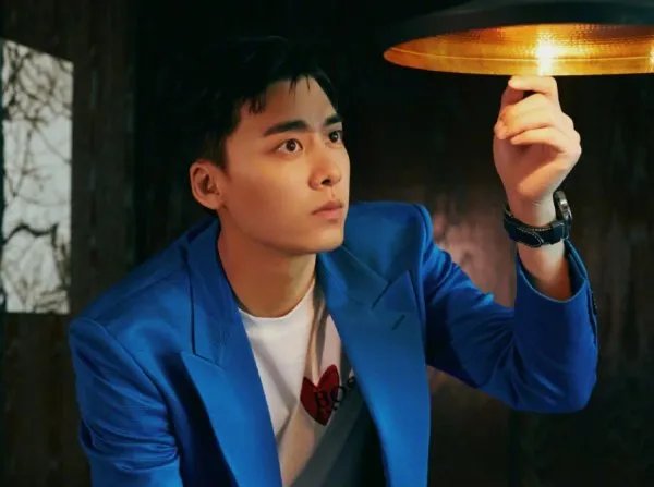 李易峰方面否认和方安娜的恋情,既然两个不是情侣那他们是什么关系?