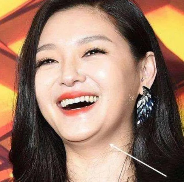 为什么说即使掉双下巴，佟丽娅也比李湘大S霍思燕漂亮？