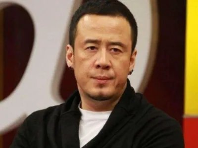 杨坤发行新专辑《美好故事》，携手蔡健雅演绎出怎样的风格？