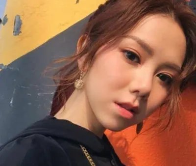 邓紫棋和蜂鸟闹掰到底是为什么？