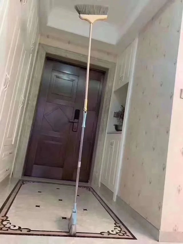 昨天“立扫把”，今天倒立上厕所？沙雕网友的脑洞有多大！