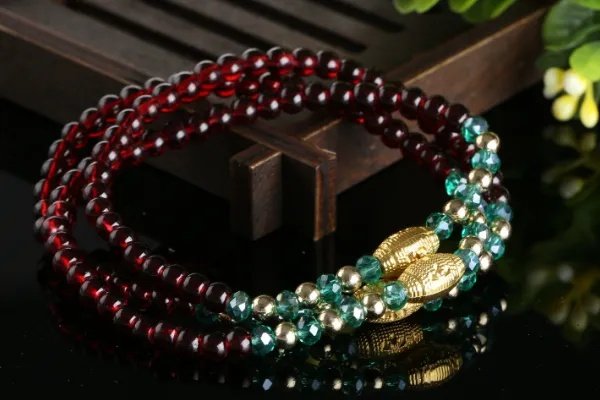 石榴石戴哪只手比较好？有什么说法么？