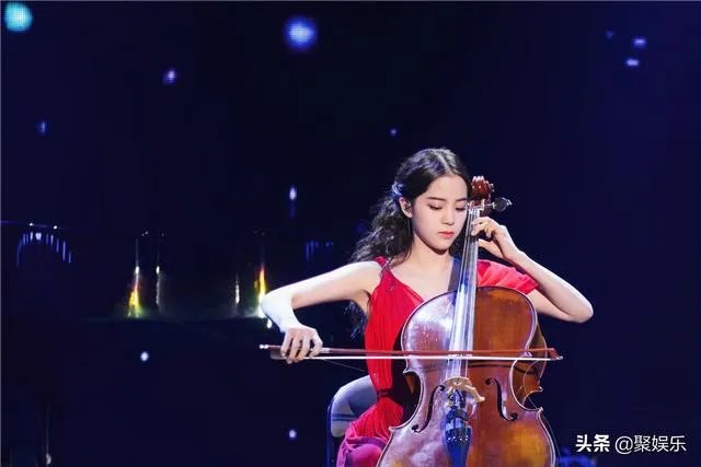 欧阳娜娜家里有钱，她身材好、长相甜美，你喜欢她吗？