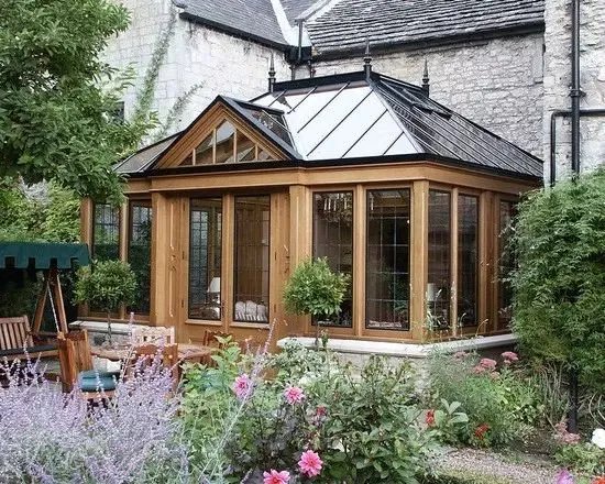 冬日里的花园阳光房，尽享暖暖的春色