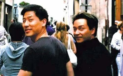 张国荣跟唐先生搞过吗？