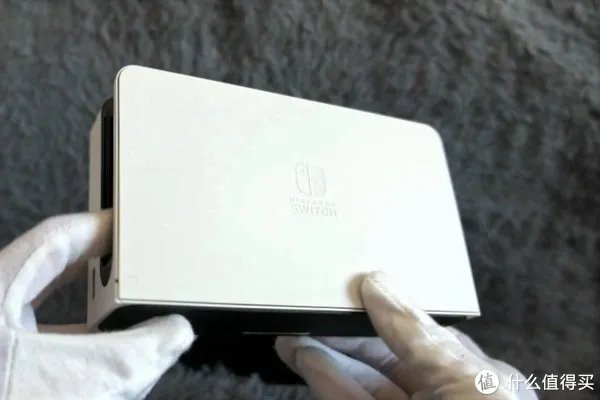 瞎摸瞎玩 篇二十八：来了来了，OLED来了——任天堂Switch OLED版本开箱与简单对比