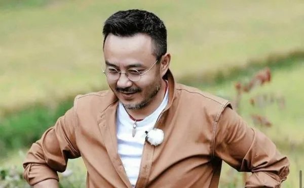 随着何炅和汪涵年龄的增大，谁最有可能接班他们？