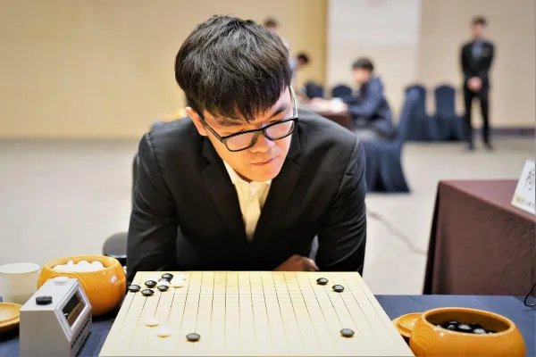 柯洁赢了申旻埈后，是不是很快就能拿到世界冠军了？