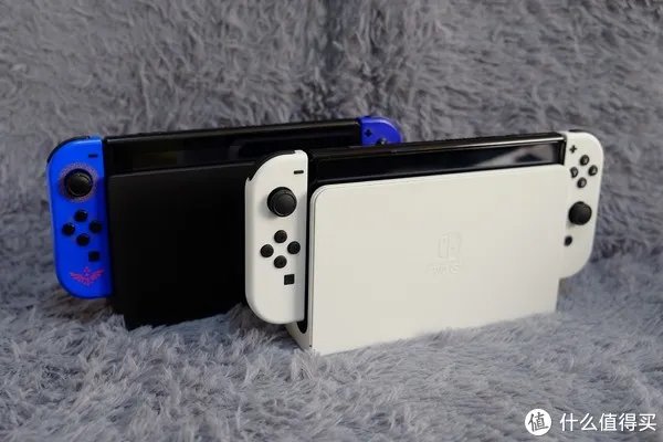 瞎摸瞎玩 篇二十八：来了来了，OLED来了——任天堂Switch OLED版本开箱与简单对比