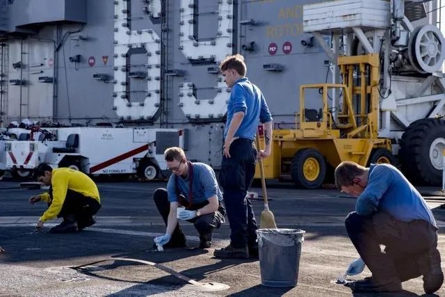 西太平洋出现美航母真空，美航母都在干啥？