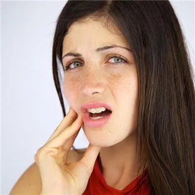 总打嗝不止是什么原因