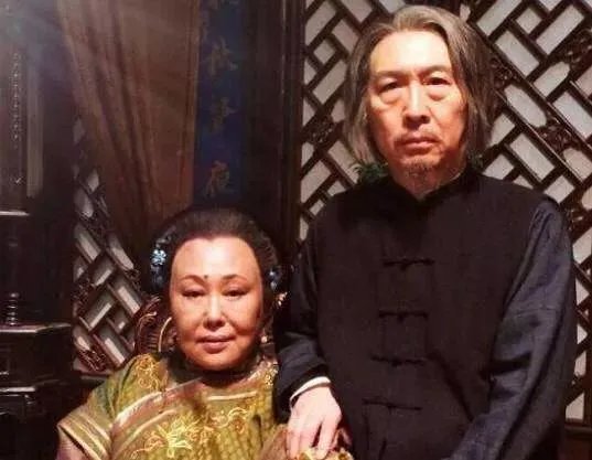 对于《大宅门》中白二爷的评价和人物分析,可以谈谈你的理解吗?