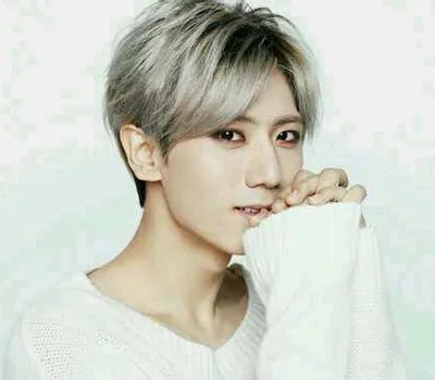 张贤胜整容照片疑似曝光  粉丝：不是整容是瘦身成功