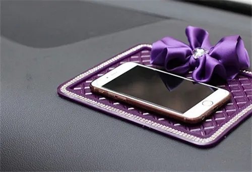 手机防滑垫有哪些特点 如何使用手机防滑垫