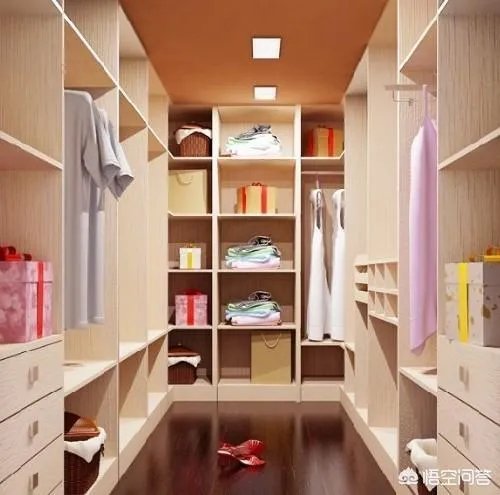 四个房间一般小孩住哪间