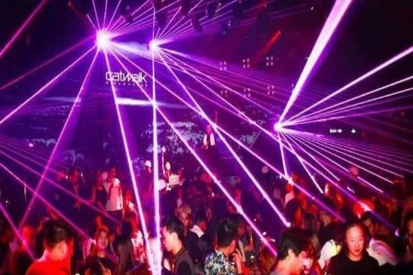 广州十大酒吧，苏荷酒吧上榜CK，vins充满科技感