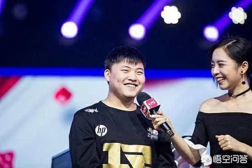 RNG仅有三人录制天天向上，蔡徐坤粉丝发放RNG宣传资料，你怎么看？