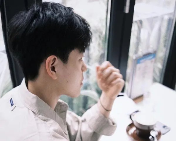 杨舒予追《女心理师》,喊话杨紫一起练球,你如何看待这件事?