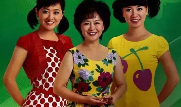 56岁鞠萍姐姐无美颜状态曝光，你看过鞠萍姐姐主持的哪些节目？