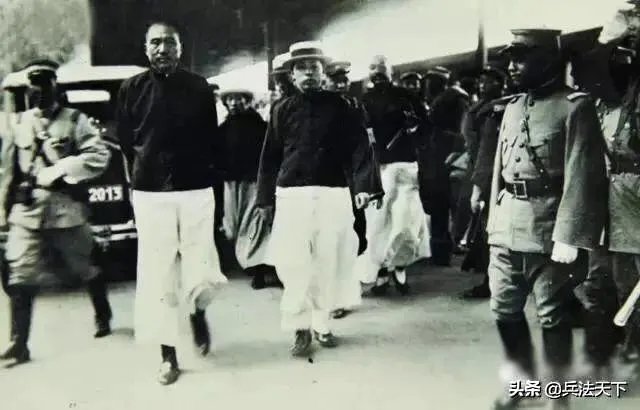 为什么对张宗昌的诗词评价那么高，说他前无古人后无来者？