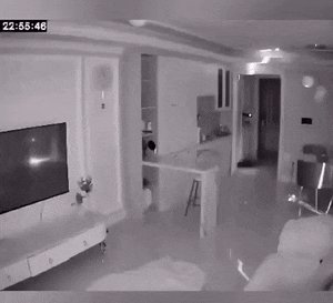 三上老师教你打篮球 后面比高低的午间动态图