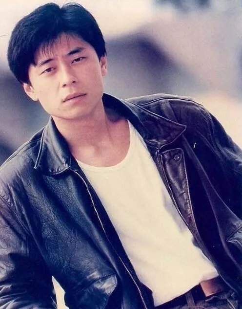 为什么98年的王杰和2000年的王杰变化那么大？