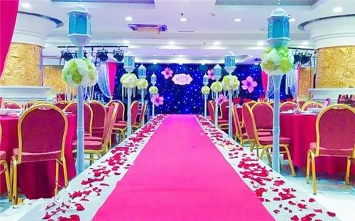 适合办婚礼的酒店有哪些  一般婚宴酒店多少一桌