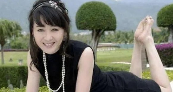 51岁“刘能”二婚后儿女双全，前妻照片曝光：他为什么要离婚？