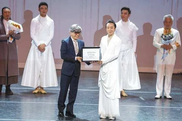 所有参加过央视《星光大道》的选手，目前谁最火？