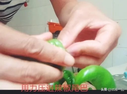 如何切辣椒不辣手？