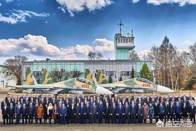 一名美国飞行员在乌克兰试乘苏-27时坠毁遇难,你怎么看?